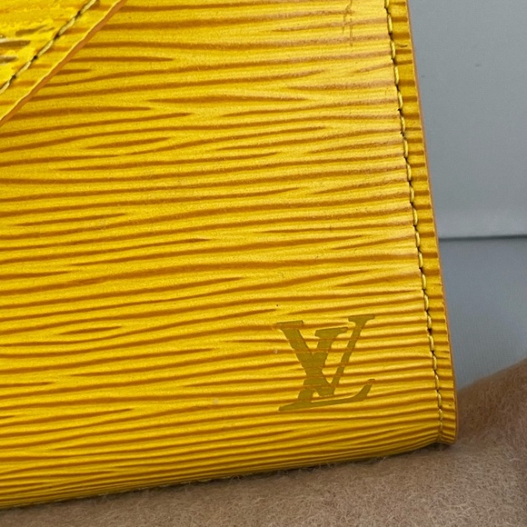 Louis Vuitton Clutch Epi Leather Yellow - Picture 10 of 16